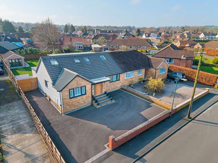 4 Bedroom Semi-Detached House For Sale In Hollins Close, Hampsthwaite, HG3