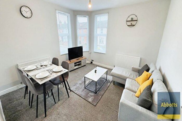 2 Bedroom Flat To Rent In Bramford Road, Ipswich, IP1