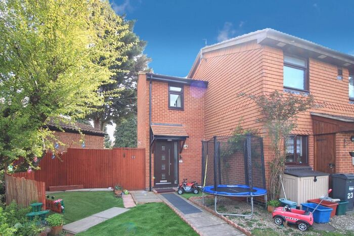 2 Bedroom End Of Terrace House To Rent In Frampton Road, Hounslow., TW4