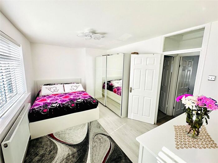 3 Bedroom Terraced House For Sale In Bates Crescent, South Croydon, CR0