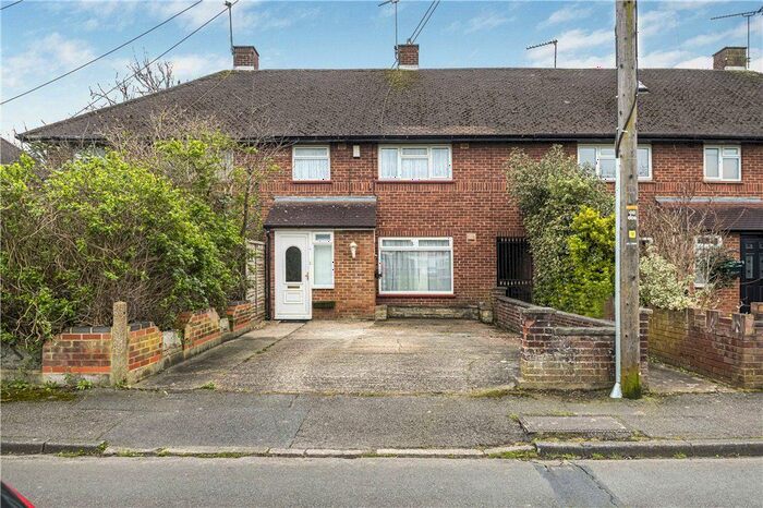 3 Bedroom Terraced House To Rent In Phipps Road, Slough, Berkshire, SL1