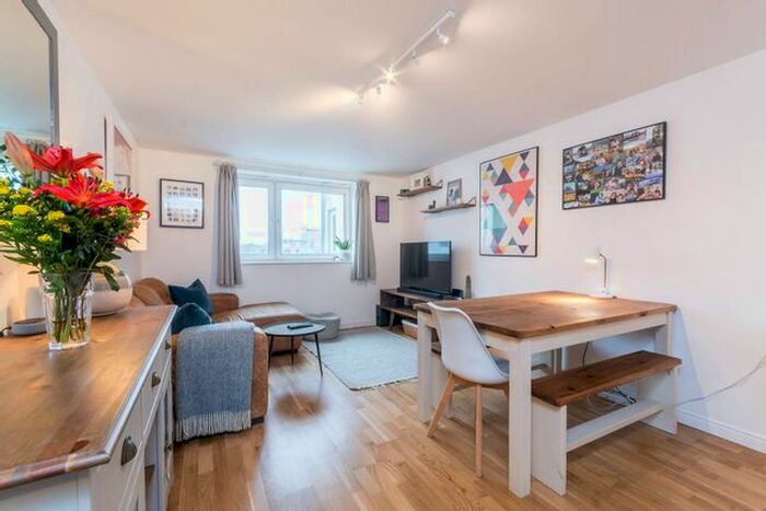 1 Bedroom Flat To Rent In Singapore Road, West Ealing, London, W13