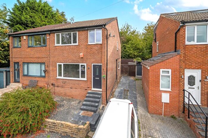 3 Bedroom Semi-Detached House For Sale In Wheelwright Close, Leeds, West Yorkshire, LS12
