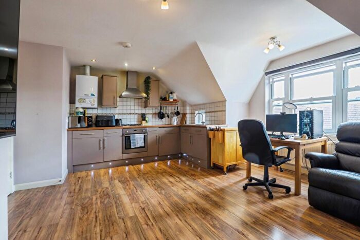 1 Bedroom Flat For Sale In Unity Street, Sittingbourne, Kent, ME10