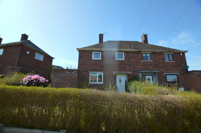 3 Bedroom Semi-Detached House To Rent In Basegreen Close, Basegreen, Sheffield, S12