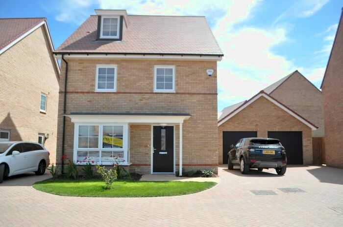5 Bedroom Detached House To Rent In St Andrews Way, Stanford Park, Stanford-Le-Hopeessex, SS17