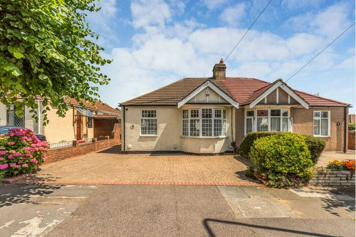 2 Bedroom Bungalow To Rent In Lime Grove, Hainault, IG6