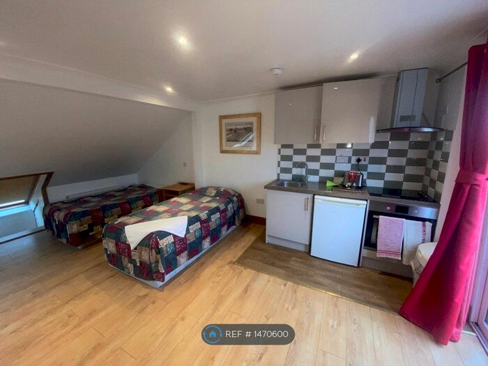 Studio To Rent In Sunningdale Avenue, London, W3