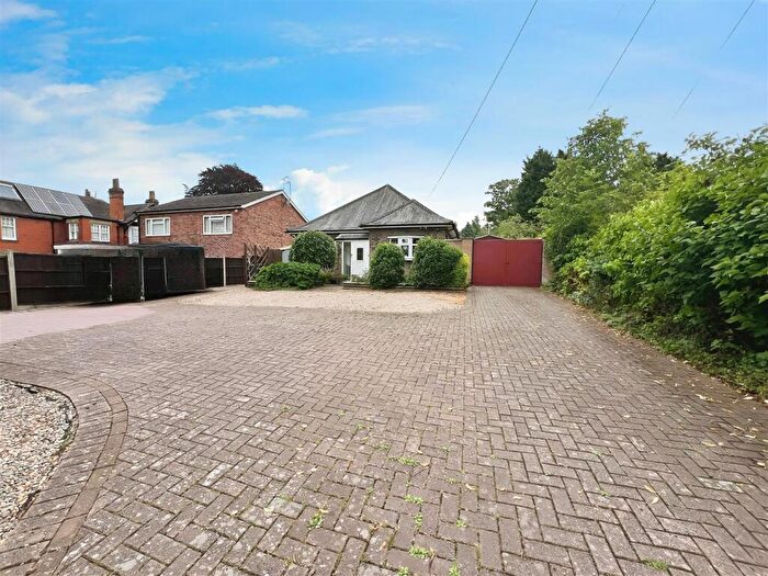 4 Bedroom Detached Bungalow For Sale In Lutterworth Road, Aylestone, Leicester, LE2