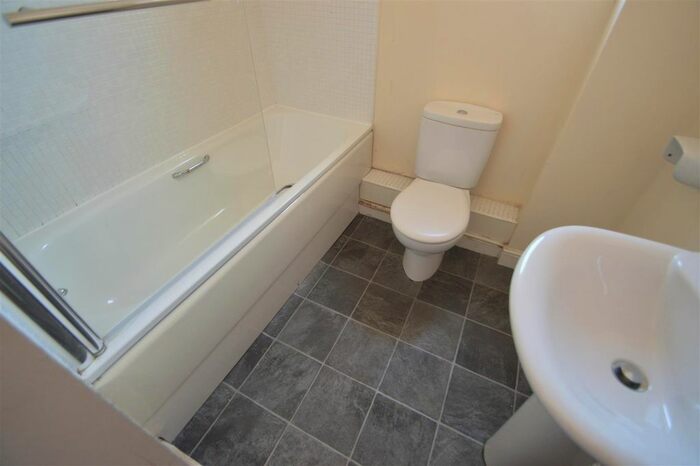 4 Bedroom Town House To Rent In Pickering Street, Hulme, Manchester, M15