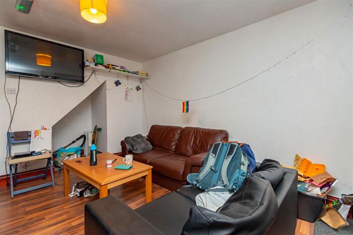 6 Bedroom House To Rent In Luton Road, Birmingham, B29