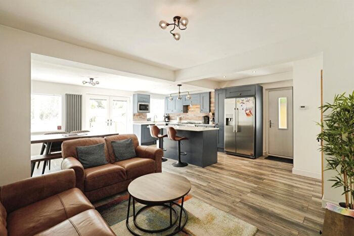 4 Bedroom Semi-Detached House For Sale In Allerton Grange Rise, Leeds, LS17