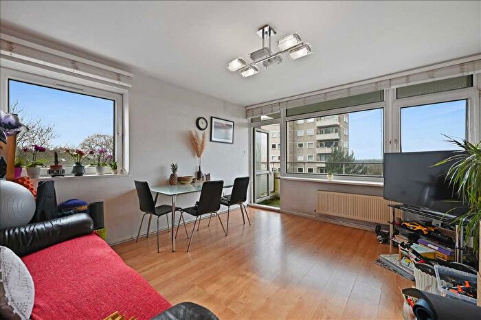 2 Bedroom Flat To Rent In Longmoor Point, Norley Vale, Roehampton, SW15