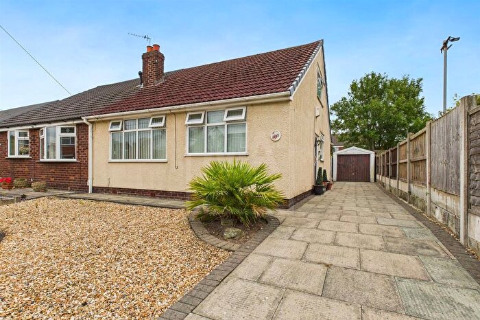3 Bedroom Semi-detached Bungalow For Sale In Boswell Avenue, Warrington, WA4