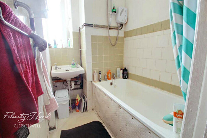 2 Bedroom Detached House To Rent In Percival Street, London, EC1V