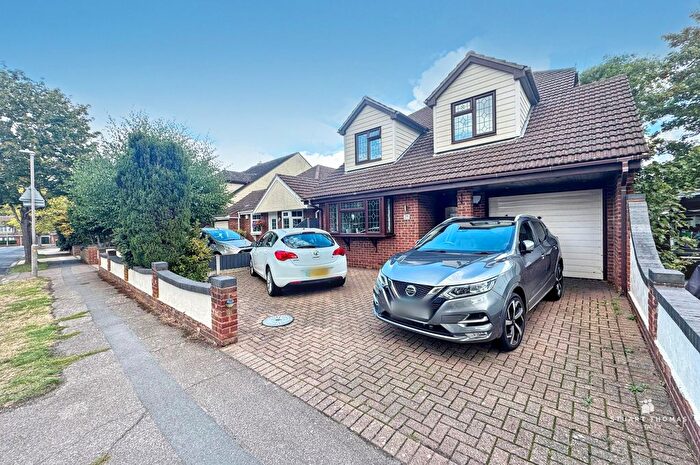 4 Bedroom Detached House For Sale In Bradley Avenue, Benfleet, SS7