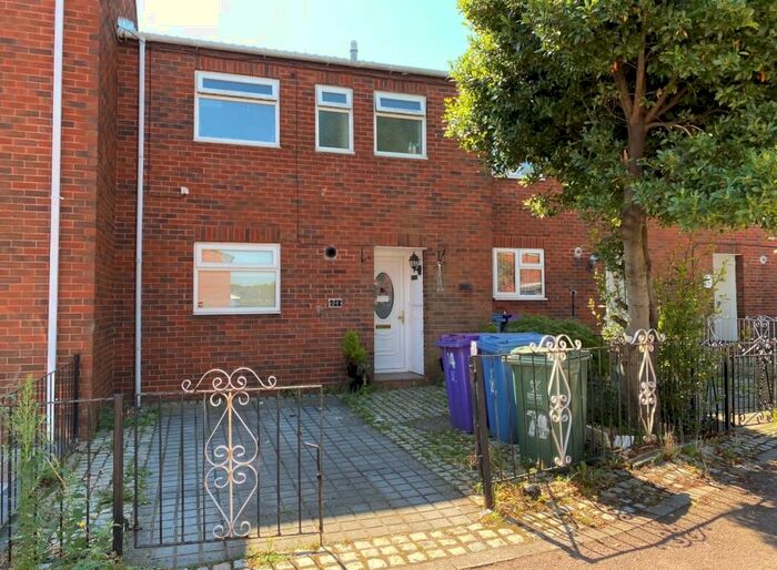 3 Bedroom House To Rent In Butler Crescent, L6