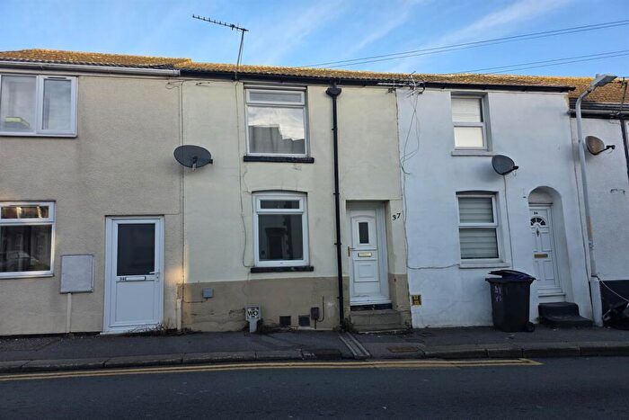 2 Bedroom Flat To Rent In Tower Hamlets Street, CT17