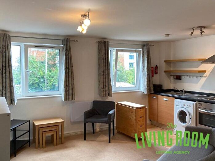 1 Bedroom Flat To Rent In Lock Keepers Court, North Road, Cardiff, CF10