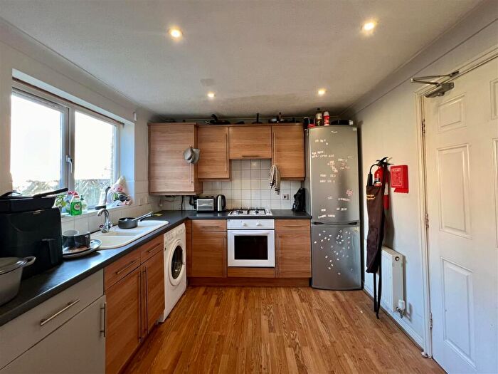 5 Bedroom Terraced House To Rent In Hartford Court, Newcastle Upon Tyne, NE6