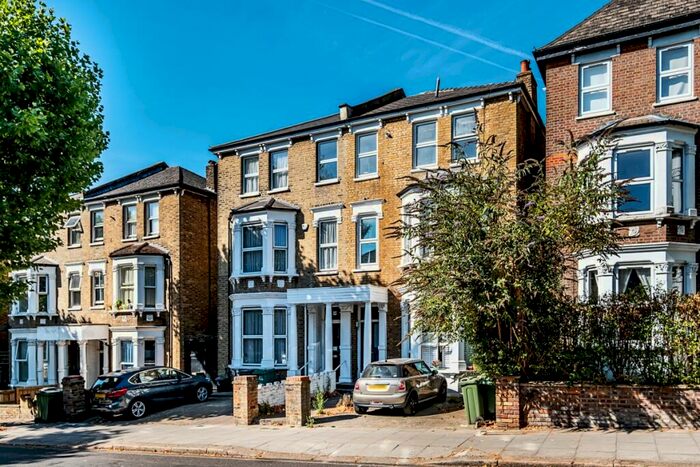 2 Bedroom Flat To Rent In Fordwych Road London, NW2