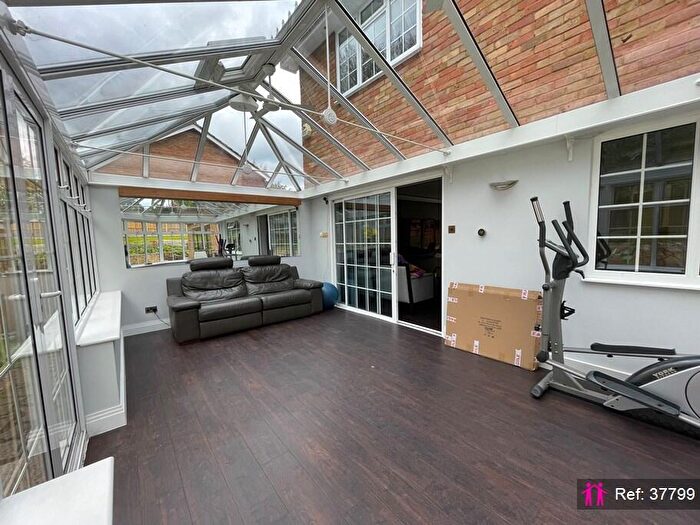4 Bedroom Property For Sale In Guildcroft, Guildford, GU1
