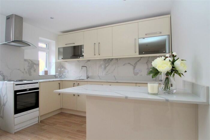 2 Bedroom Maisonette To Rent In Fletcher Way, Hemel Hempstead, HP2