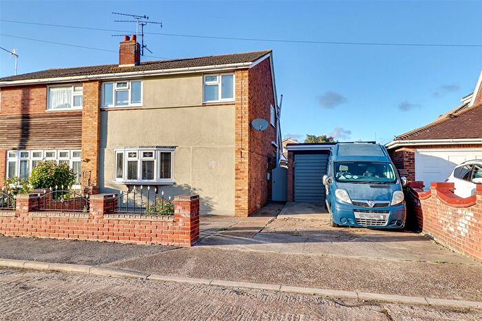 3 Bedroom Semi Detached House For Sale In Amid Road, Canvey Island, SS8