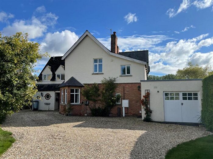 4 Bedroom Detached House For Sale In Rissington Road, Bourton-On-The-Water, Cheltenham, GL54