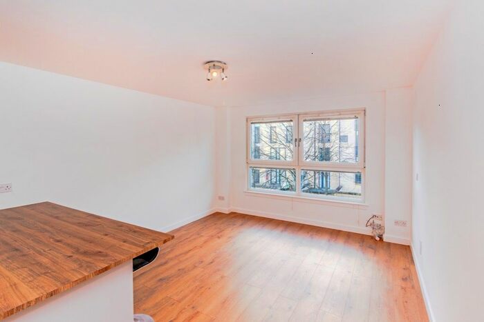 2 Bedroom Flat To Rent In Waterfront Park, Granton, Edinburgh, EH5