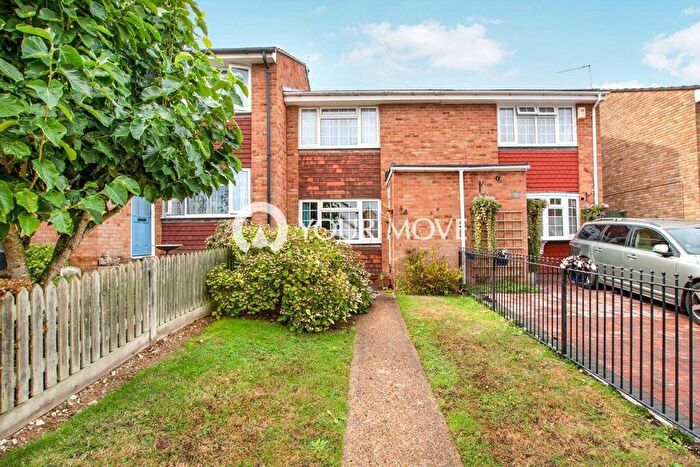 2 Bedroom Terraced House For Sale In Clandon Road, Chatham, Kent, ME5
