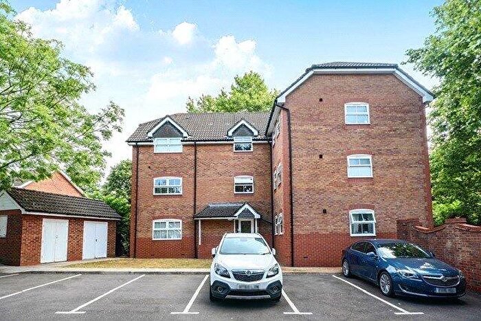 1 Bedroom Flat For Sale In Chelveston Crescent, Southampton, Hampshire, SO16