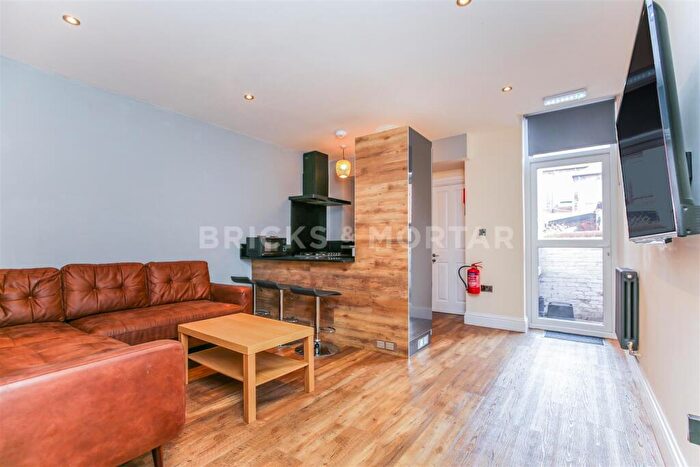 3 Bedroom Flat To Rent In (Pppw) Fairfield Road, Jesmond, NE2