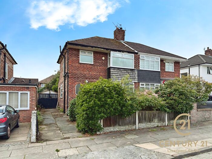 3 Bedroom Semi-Detached House For Sale In North Manor Way, Woolton, Liverpool, L25