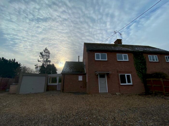 3 Bedroom Semi-Detached House To Rent In Green Lane, Gt. Barton, Suffolk, IP31
