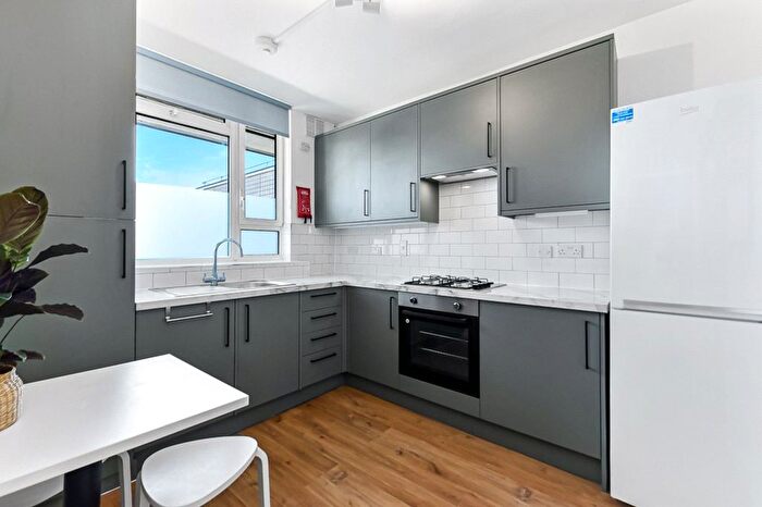 4 Bedroom Flat To Rent In Redington House, King's Cross, London, N1