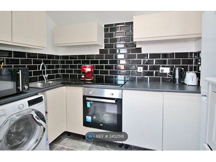 1 Bedroom Flat To Rent In Fairfield, Worthing, BN14