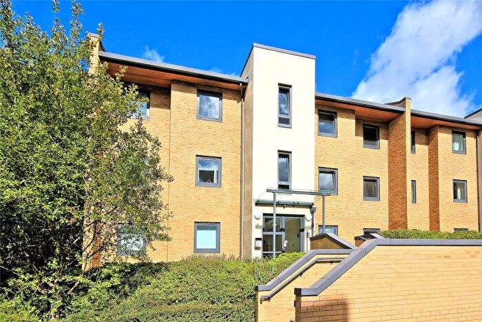 2 Bedroom Apartment To Rent In Woking, GU21