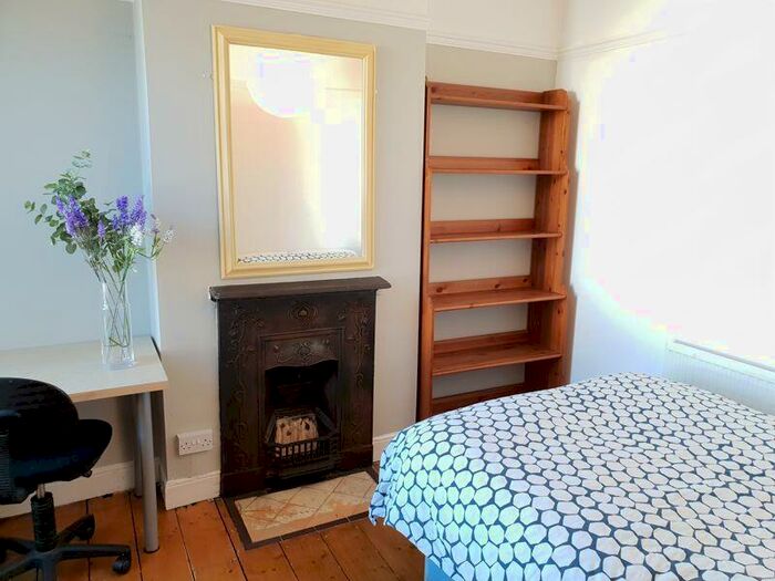 5 Bedroom Terraced House To Rent In Africa Gardens, Cardiff, CF14