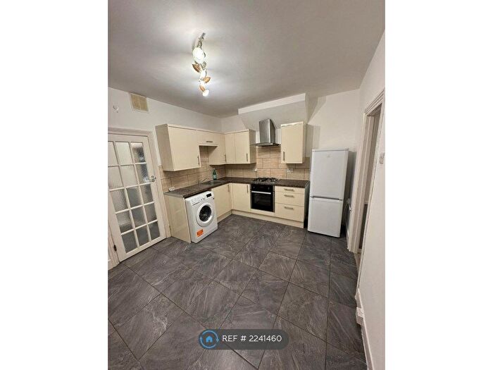 1 Bedroom Flat To Rent In Newport Road, London, E10