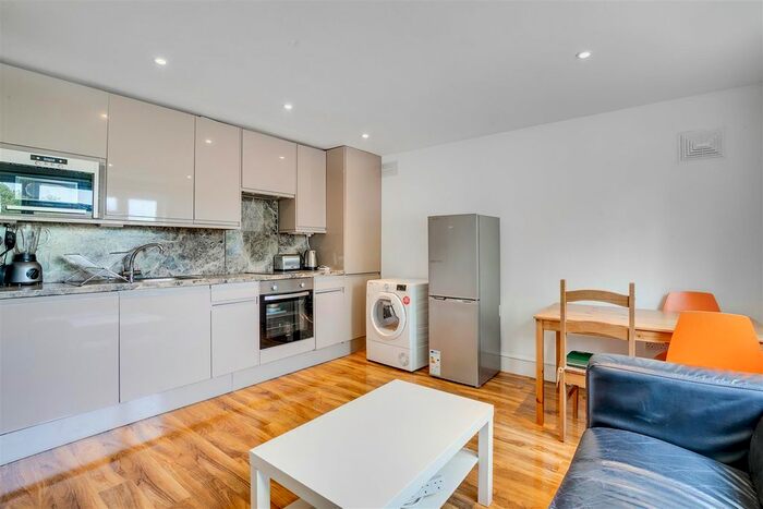 1 Bedroom Flat For Sale In Park Road, London, W4