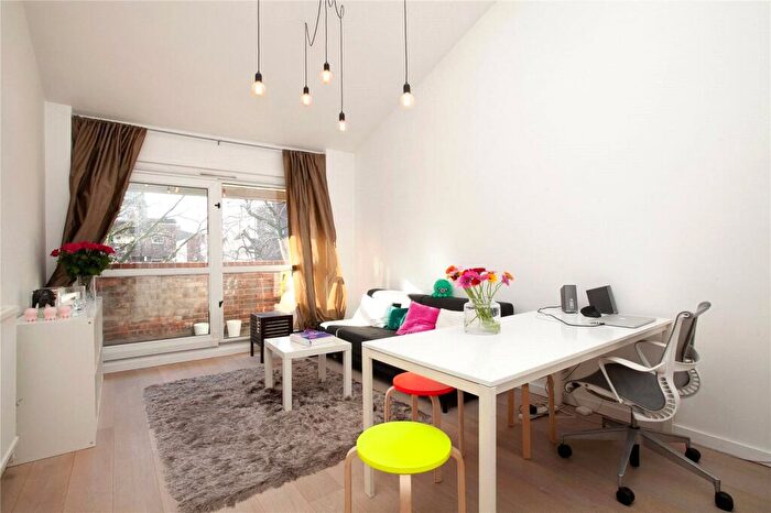 1 Bedroom Flat To Rent In Partington Close, Archway, London, N19