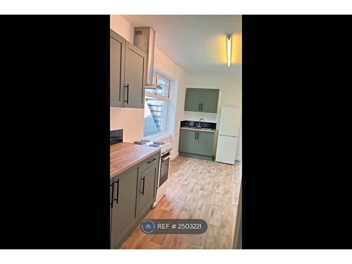 1 Bedroom Flat To Rent In Coldstream Street Llanelli, Llanelli, SA15