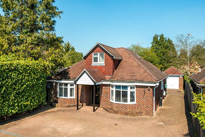 3 Bedroom Bungalow For Sale In Milford Road, Elstead, Godalming, Surrey, GU8
