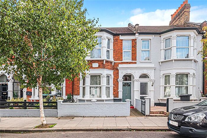 3 Bedroom Terraced House To Rent In Frobisher Road, Harringay, London, N8