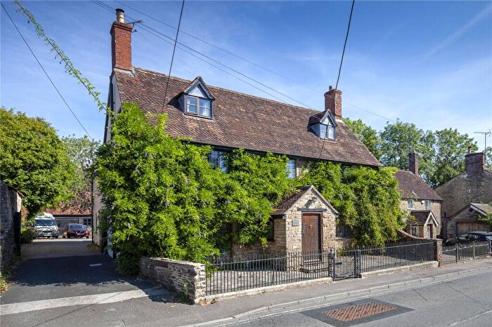 5 Bedroom Semi-Detached House For Sale In Wyke Street, Gillingham, Dorset, SP8