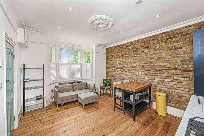 1 Bedroom Flat To Rent In Wood Street, Walthamstow, E17