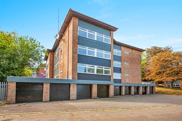 2 Bedroom Flat To Rent In Dewwood Court, High Wycombe, HP12