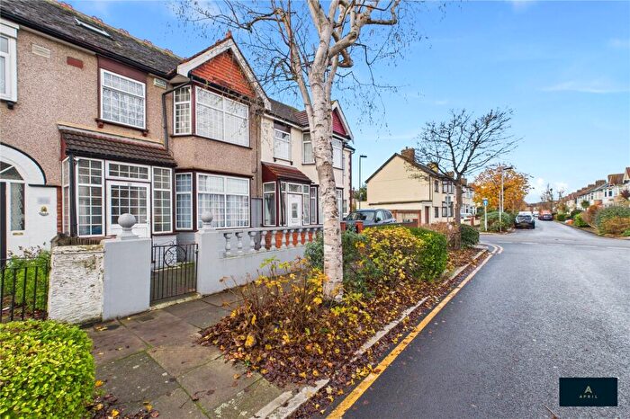 4 Bedroom Terraced House For Sale In Sherwood Gardens, Barking, IG11