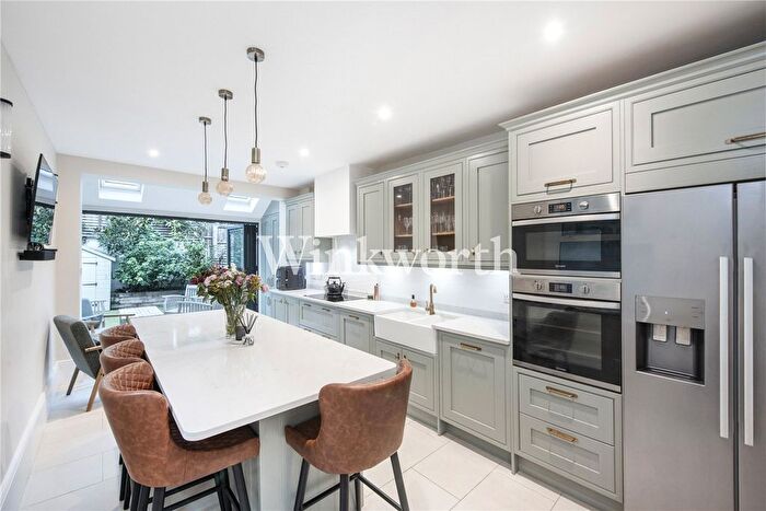 3 Bedroom Terraced House For Sale In Winchelsea Road, London, N17